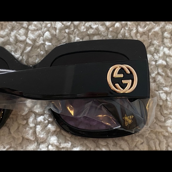 Gucci Sunglasses oversize 55/24 & Sunglass case, pouch, cleaning cloth w… - Picture 5 of 8